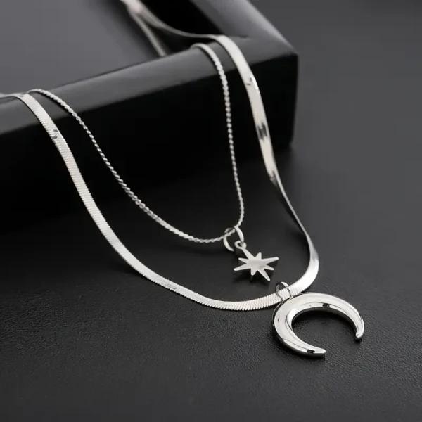 Collar doble de luna y estrella